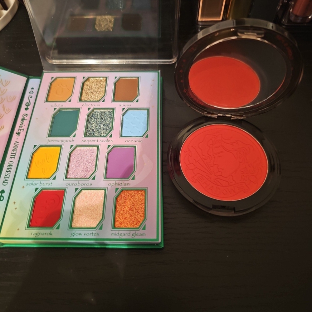 SOLD- Vibrant Red Blush Palette